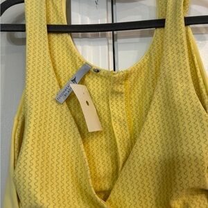 NWT Yellow Arys Sports Bra zipper front double support